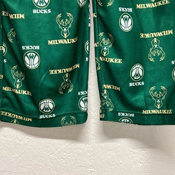 NBA YOUTH BOYS MILWAUKEE BUCKS TEAM LOGO LOUNGE/PJ PANTS - Picture 6 of 11